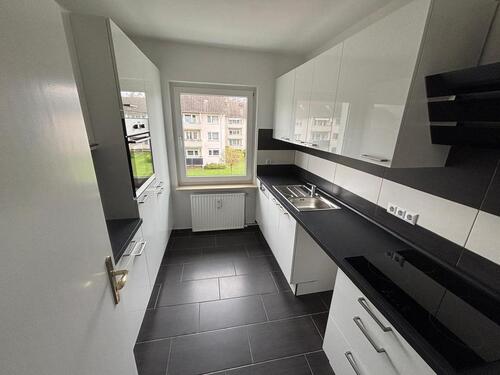 Foto - Schicke 4-Zimmer-Wohnung mit Balkon im II OG zu vermieten