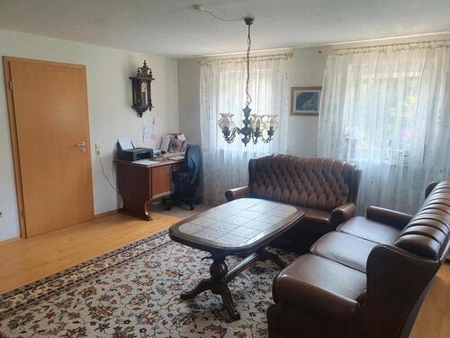 Foto - Vermiete Schöne Große Wohnung von Hof in Alleinlage