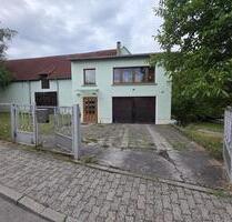 Einfamilienhaus mit großem Grundstück und Scheune - Schmölln