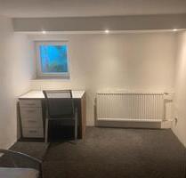 Zimmer zu vermieten in WG - 450,00 EUR Kaltmiete, in Ingolstadt (PLZ: 85051) Münchener Straße