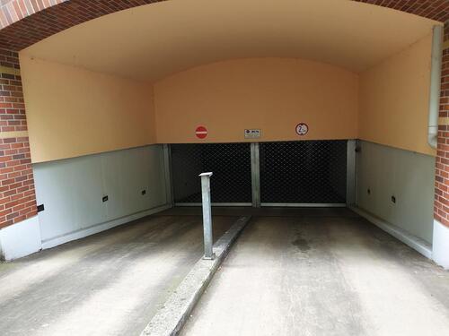 Foto - Tiefgaragenstellplatz ab sofort Steinkribbenstr.5,