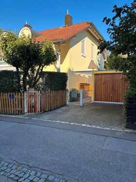 Foto - Gepflegte Doppelhaushälfte in Ingolstadt-Hollerstauden mit Garage