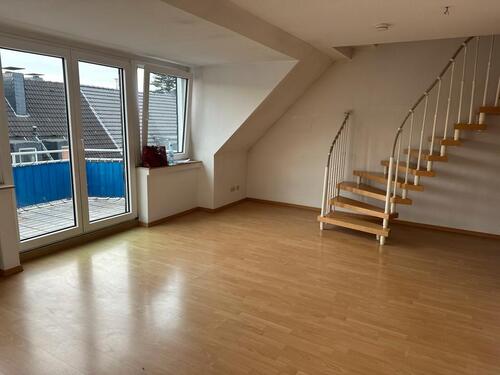 Foto - Helle, geräumige Maisonette Wohnung zu vermieten!!