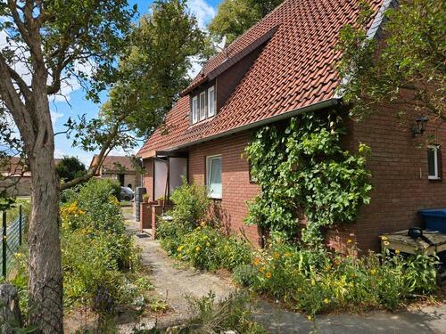 Foto - Gemütliches Einfamilienhaus mit großem Grundstück in Randlage