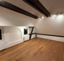 Frisch sanierte 1,5 Zi DG Wohnung mit Fachwerkcharme in Grunbach - Remshalden