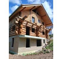 Ein handgefertigtes Douglasien-Baumstammhaus am Feldberg – ein Rü - Feldberg (Schwarzwald)
