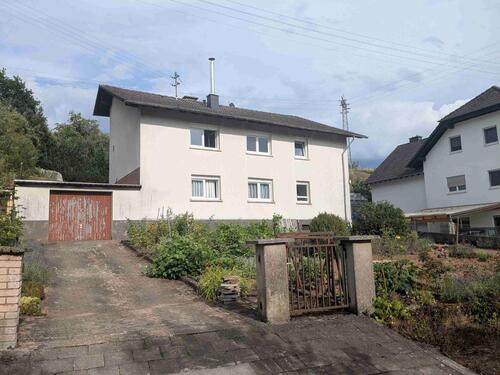 Foto - Freistehenes sehr großzügiges Wohnhaus (1 bis 2 WE) zu verkaufen