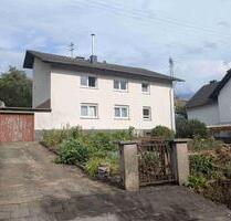 Freistehenes sehr großzügiges Wohnhaus (1 bis 2 WE) zu verkaufen - Steinwenden