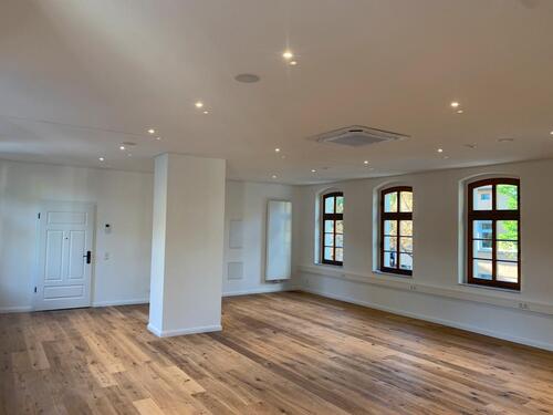 Foto - Heller Praxis- und Kursraum in 1A-Lage