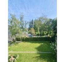 Trier-Tarforst! Gut geschnittene Souterrainwohnung mit großer Terrasse, Einbauküche und Garten!