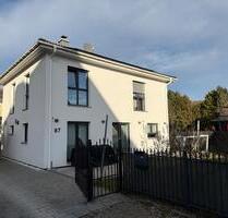 Traumhafte Stadtvilla mit Garten & nachhaltiger Energie in zweite - Hersbruck