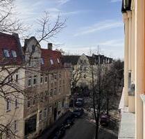 Frisch renoviert! Helle 3-Raum-Wohnung mit Balkon in günstiger Lage! Wohnen in der südlichen Innenstadt mit kurzen Wegen. - Halle (Saale) Damaschkestraße