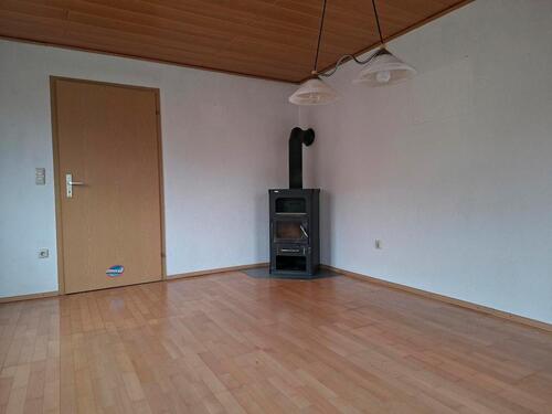 Foto - 7 Zimmer Mehrfamilienhaus, Wohnhaus in Langenneufnach