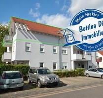 DIETZ: 3-Zimmer-Dachgeschosswohnung mit 2 Sonnen-Balkonen, Wanne+Dusche, Einbauküche - Groß-Zimmern