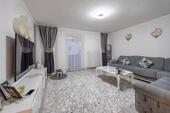 Foto - Moderne 3-Zi.-Wohnung mit Balkon, EBK & Garage
