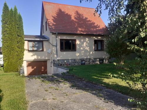 Foto - Haus mit 5 Zimmern und großem Grundstück, Halle und Nebengebäude