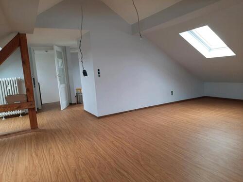 Foto - 1 Zimmer Dachgeschoßwohnung zur Miete in Frankfurt am Main