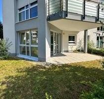 Charmante Erdgeschosswohnung mit Garten und Tiefgaragenstellplatz im Herzen von Friedberg - Friedberg (Hessen)