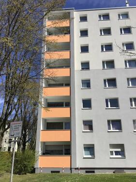 Foto - Frisch modernisierte 2-Zimmer-Wohnung mit Balkon im Erdgeschoss!