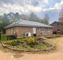 Neubau-Bungalow in Mölln – barrierearm, verklinkert, Wärmepumpe
