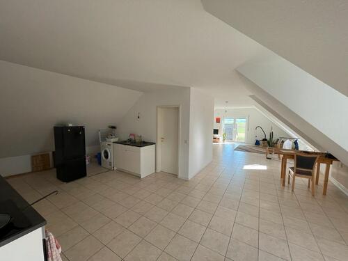 Foto - Helle Studio-DG-Whg+Einbauküche in MR-Moischt