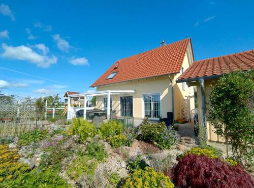 Foto - Modernes EFH mit Südgarten & Doppelgarage - provisionsfrei