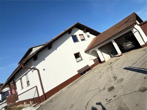 Foto - 7 Zimmer Mehrfamilienhaus, Wohnhaus zum Kaufen in Spiegelau