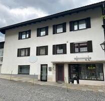 Wohn- und Geschäftshaus mit großem Platzangebot - Bodenmais