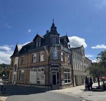 Charmante Altbauwohnung mit EBK, kleiner Terrasse & PKW-Stellplatz mitten in Idar!!! - Idar-Oberstein