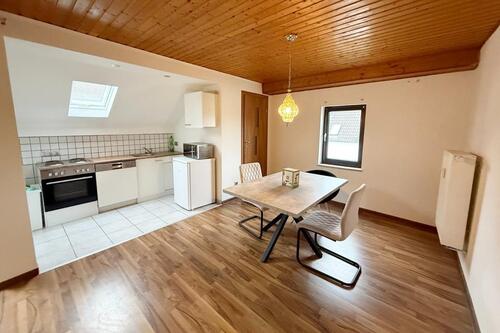 Foto - 2,5-Zimmer-Dachgeschosswohnung stilvoll, ruhig und zentral