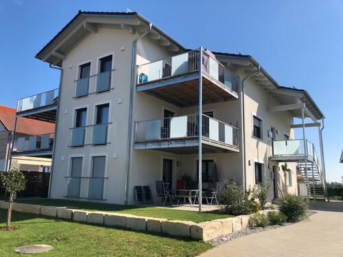 Foto - Top Maisonette-Wohnung mit zwei Balkone, Garage, Außenstellplatz und moderner Einbauküche (WHG 04)