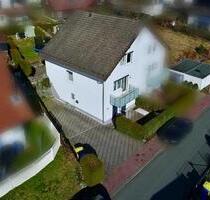 Moderne Doppelhaushälfte - 295.000,00&nbsp;EUR Kaufpreis, ca.&nbsp; 140,00&nbsp;m&sup2; in Bad Laasphe (PLZ: 57334)