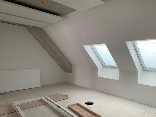 Foto - Platz in Zweier-Bürogemeinschaft in großem Kreativhaus ab Mai