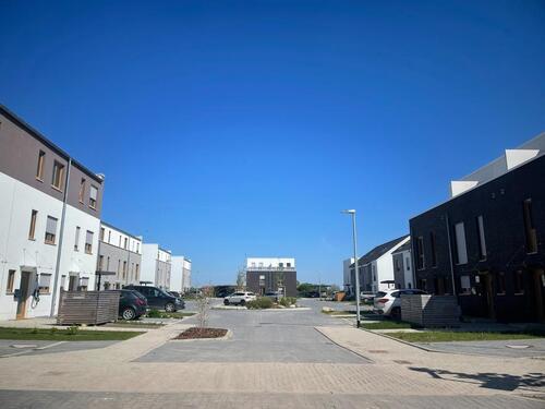 Foto - Ihr neues Zuhause: Modernes Mietreihenendhaus mit großzügigem Grundstück