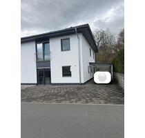 Doppelhaushälfte mit Carport Geräteraum Haus in Herschbach