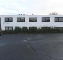 BüroPraxis - 150,00 EUR Kaltmiete, ca.  235,00 m² in Schöffengrund (PLZ: 35641)