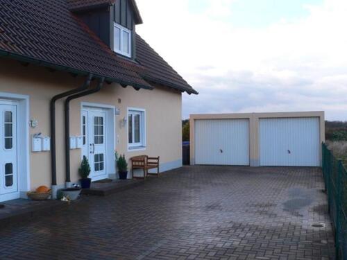 Foto - Gerolfing in ruhiger Lage: 4ZKB+Garage+Stellplatz+Gartenanteil