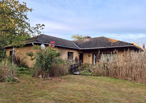 Foto - Vollunterkellertes Einfamilienhaus in ruhiger Lage