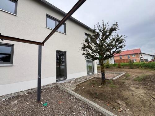 Foto - Komfortabel, ebenerdig, barrierefrei - EG-Wohnung mit Garten