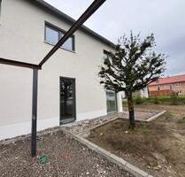 Komfortabel, ebenerdig, barrierefrei - EG-Wohnung mit Garten - Niederrieden