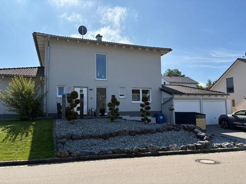 Foto - Traumhaftes Einfamilienhaus der Extraklasse mit Pool (privat)