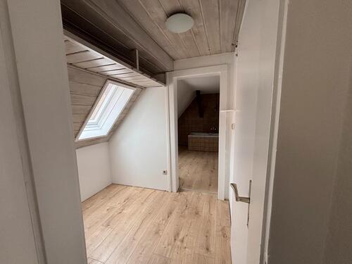 Foto - Kleine Dachgeschosswohnung in 91448 Emskirchen ab März zu mieten