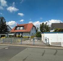 Einfamilienhaus mit Pool und zwei Garagen - Wolfenbüttel Ahlum