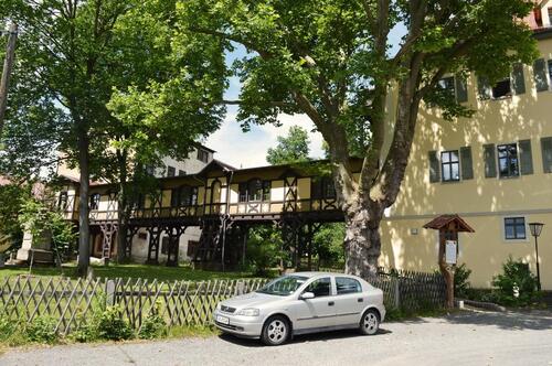 Foto - traumhafte DGwohnung im Schloss, mit Fachwerk,Turm und Park