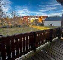 SANIERTE 1-RAUM-WOHNUNG MIT GROSSEM BALKON IN RUHIGER, NATURNAHER LAGE - Döbeln