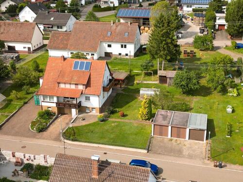 Foto - Einfamilienhaus mit 50 qm Werkstatt und 3 Garagen