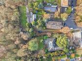 Foto - KENSINGTON Exklusiv - überwiegend leerstehendes Mehrfamilienaus auf großem Baugrundstück