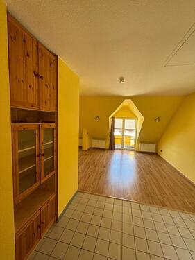 Foto - Grosszügige und sehr hell gestaltete Dachgeschoss-Wohnung in der