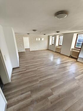 Foto - Wohnung zu vermieten. 3 Zimmer, Küche, Bad , 83 qm