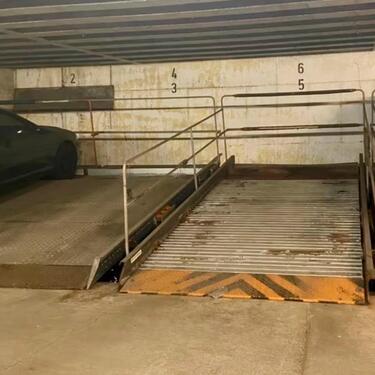 Foto - Tiefgaragenstellplatz Semperstraße